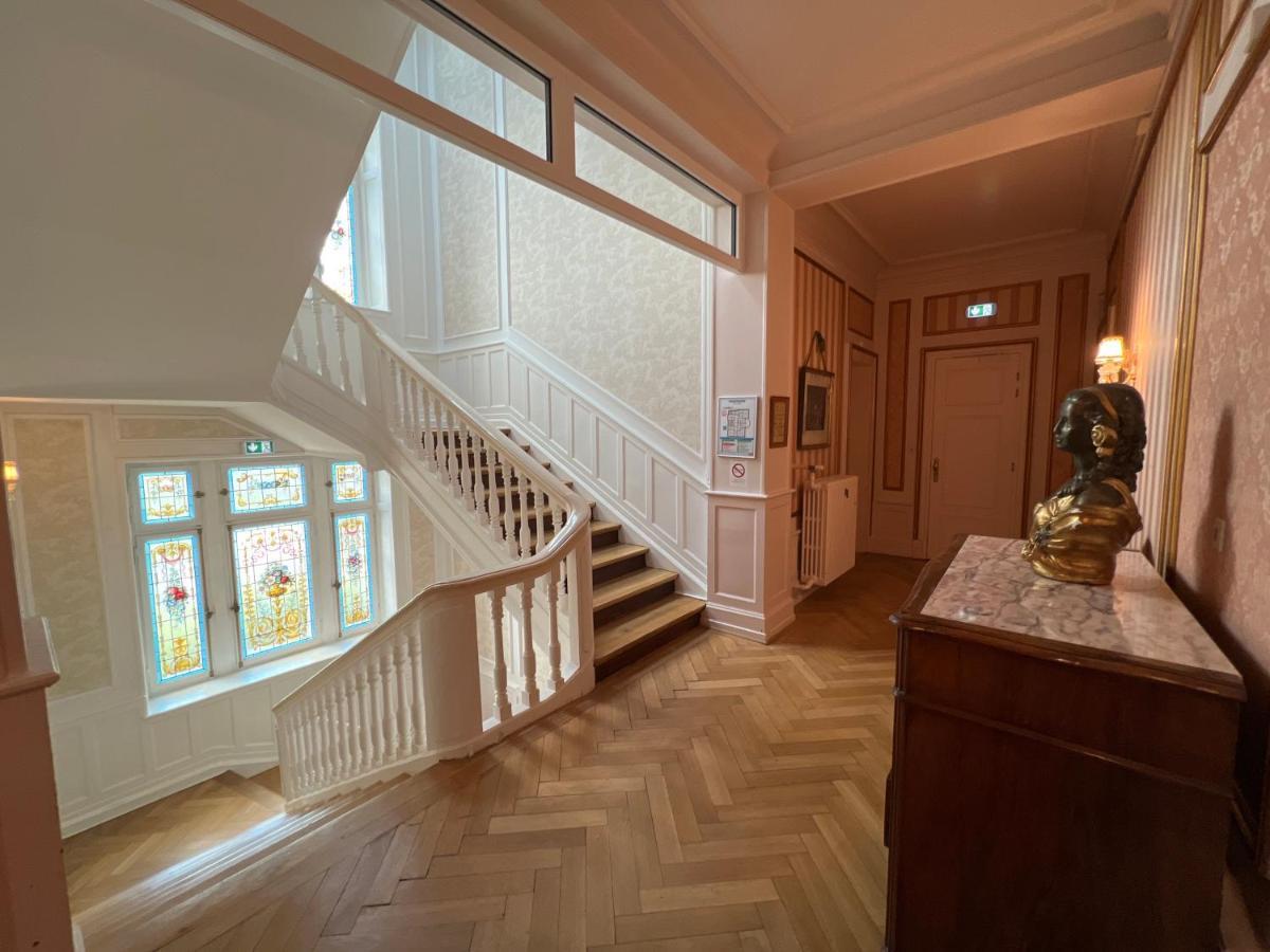 Le Manoir Barr