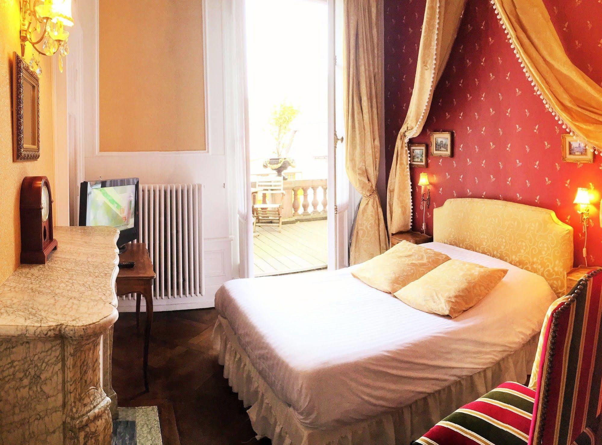 Le Manoir Hotel 2*