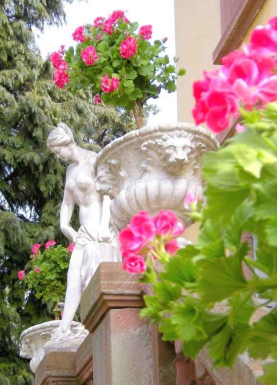 Le Manoir Hotel 2*